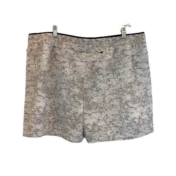 Chubbies Shorts NEW The Wash On Wash Off Ultimate Training 5.5 Inseam Silver XXL - Picture 4 of 11